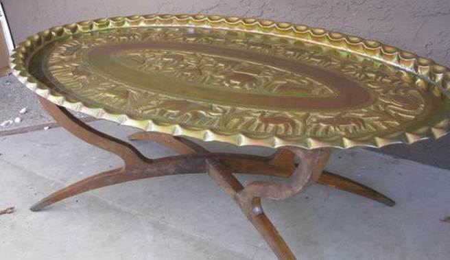 Folding spider leg brass tray coffee table with embossed animals