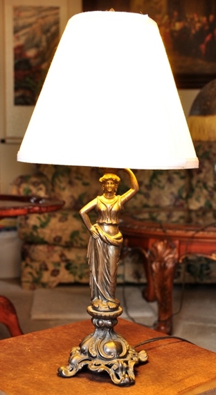 Table lamp with lady metal statue base