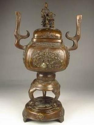 Chinese bronze incense burner with figurines