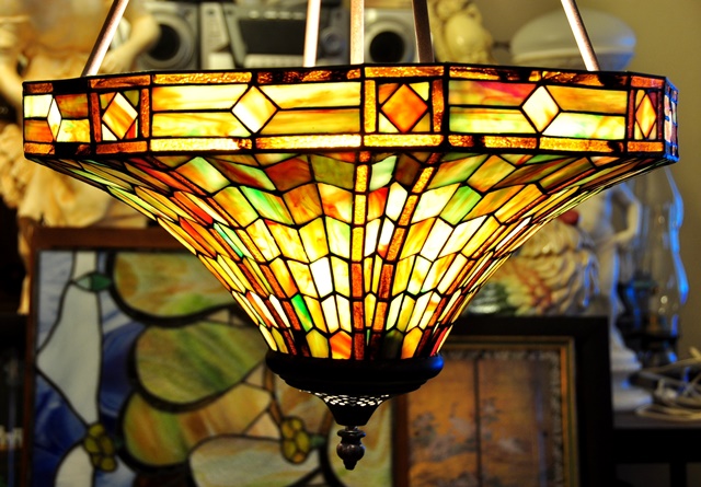 Pendant chandelier with funnel shaped Tiffany style shade