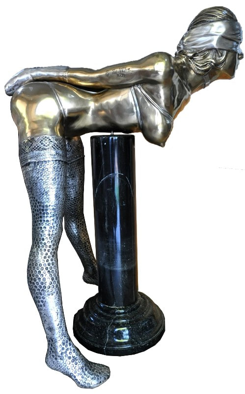 Erotic bronze sculpture Sadista by Austrian artist Ze Nobre