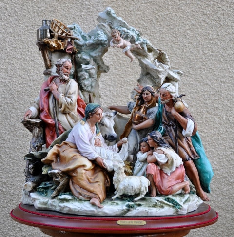 Fine quality of Capodimonte figural group depicting a Nativity scene