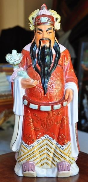 Porcelain statue of Chinese Tao god of wealth Lu Xing