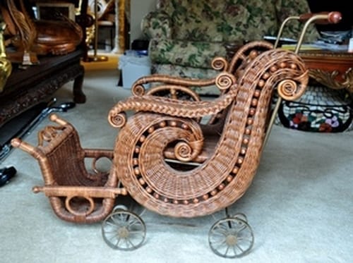 Victorian style wicker doll/baby carriage/buggy