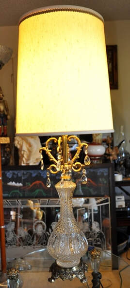 Pair of Hollywood Regency table lamps with diamond prism glass vase base