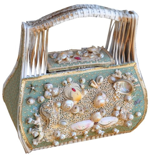 Vintage wicker handbag with seashell decoration